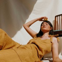 Custom image caption