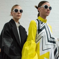 Custom image caption