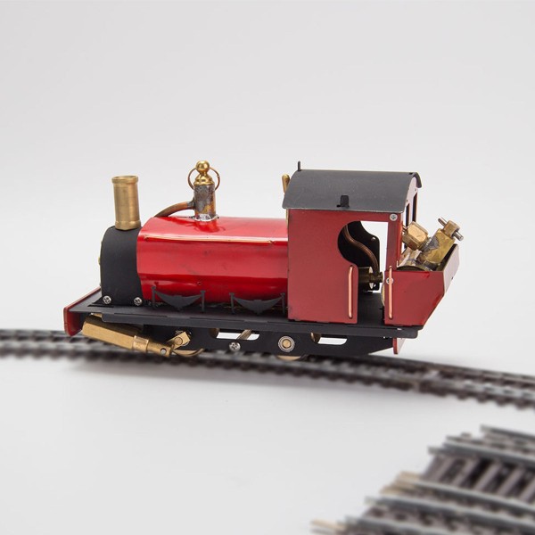 1:50 HO Live Steam Locomotive with Oscillating Engine 1:50 HO Live Steam Locomotive with Oscillating Engine