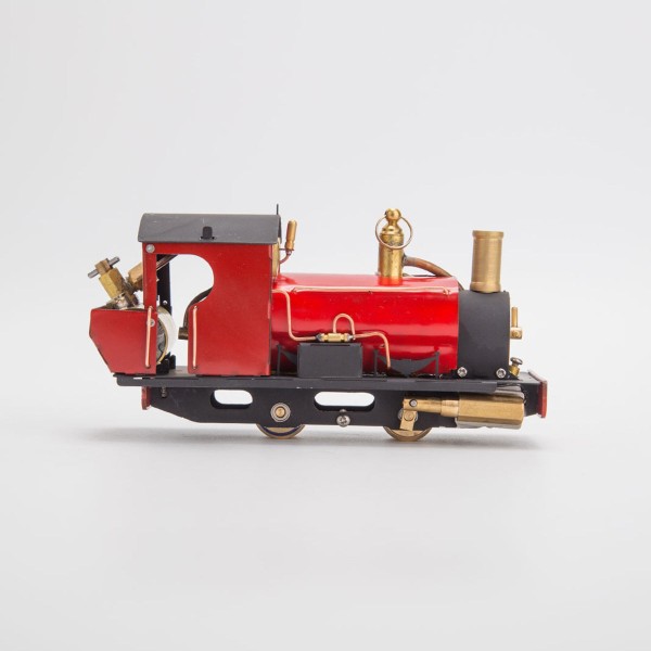 1:50 HO Live Steam Locomotive with Oscillating Engine 1:50 HO Live Steam Locomotive with Oscillating Engine